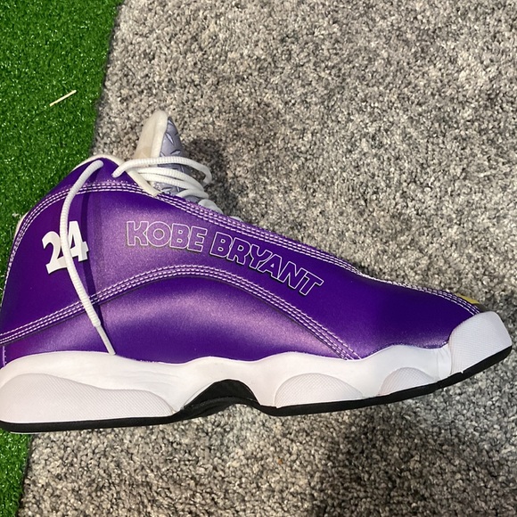 Kobe’s shoes - Picture 3 of 3